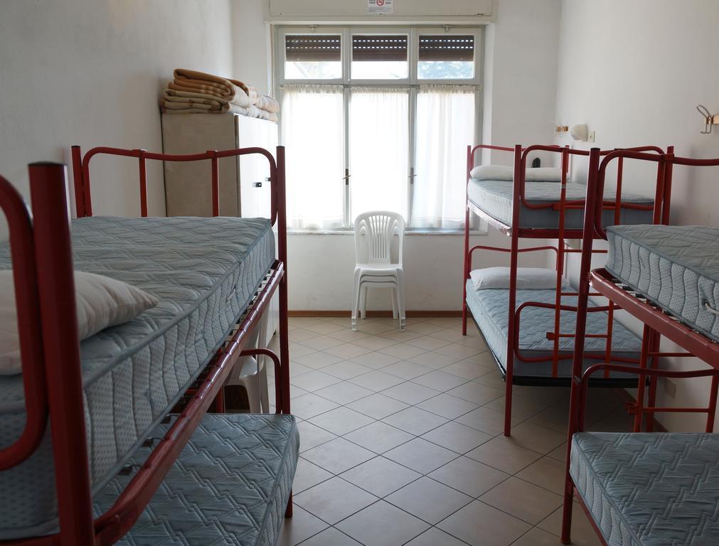 Ostello Della Gioventu Benacus Riva del Garda Room photo